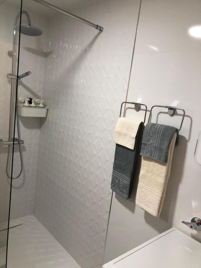 Apartamento Totalmente Reformado Con Piscina Y Jardines Al Lado De La Playa De La Carihuela トレモリノス エクステリア 写真