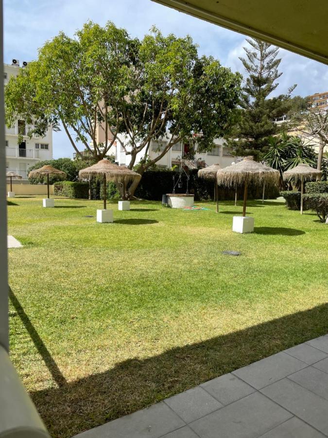 Apartamento Totalmente Reformado Con Piscina Y Jardines Al Lado De La Playa De La Carihuela トレモリノス エクステリア 写真