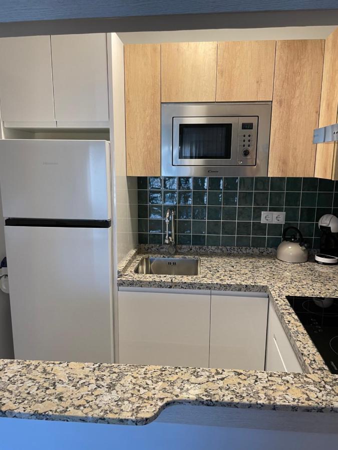 Apartamento Totalmente Reformado Con Piscina Y Jardines Al Lado De La Playa De La Carihuela トレモリノス エクステリア 写真
