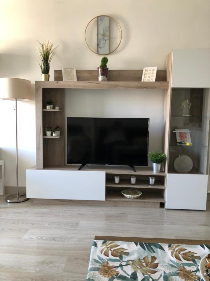 Apartamento Totalmente Reformado Con Piscina Y Jardines Al Lado De La Playa De La Carihuela トレモリノス エクステリア 写真