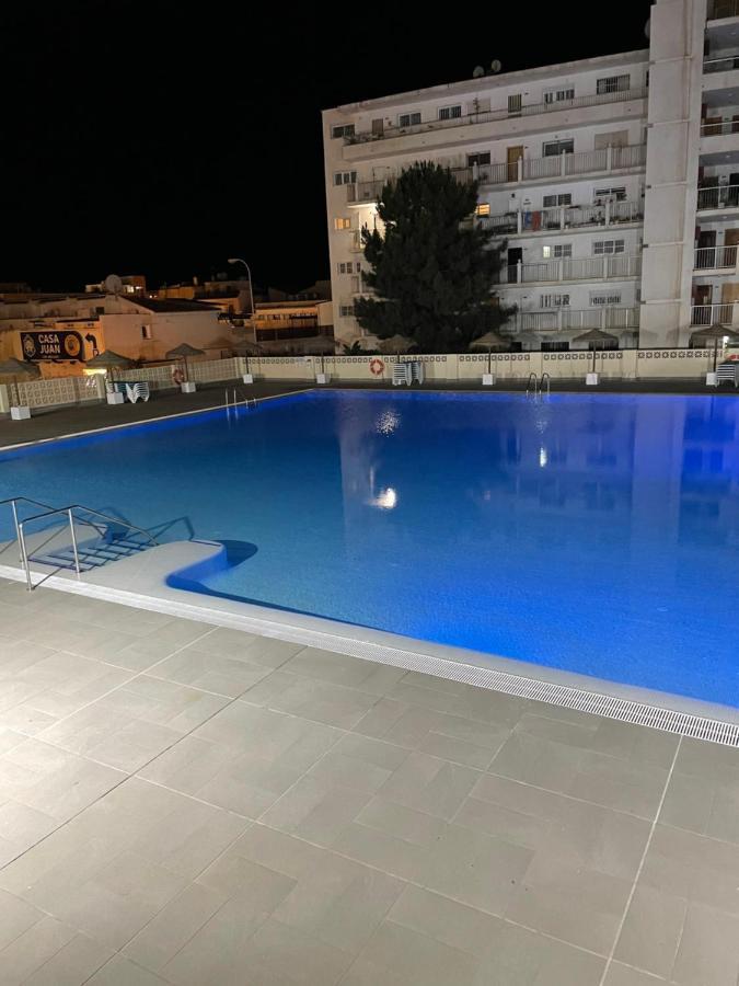 Apartamento Totalmente Reformado Con Piscina Y Jardines Al Lado De La Playa De La Carihuela トレモリノス エクステリア 写真