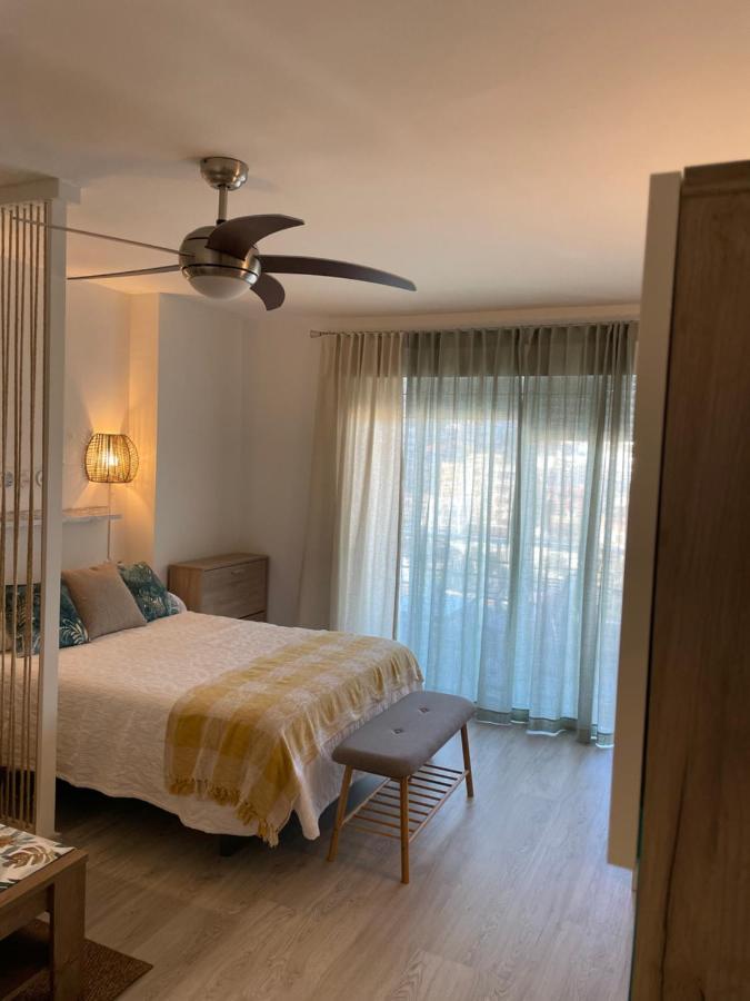 Apartamento Totalmente Reformado Con Piscina Y Jardines Al Lado De La Playa De La Carihuela トレモリノス エクステリア 写真