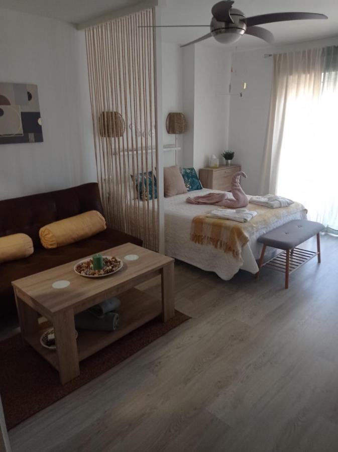 Apartamento Totalmente Reformado Con Piscina Y Jardines Al Lado De La Playa De La Carihuela トレモリノス エクステリア 写真