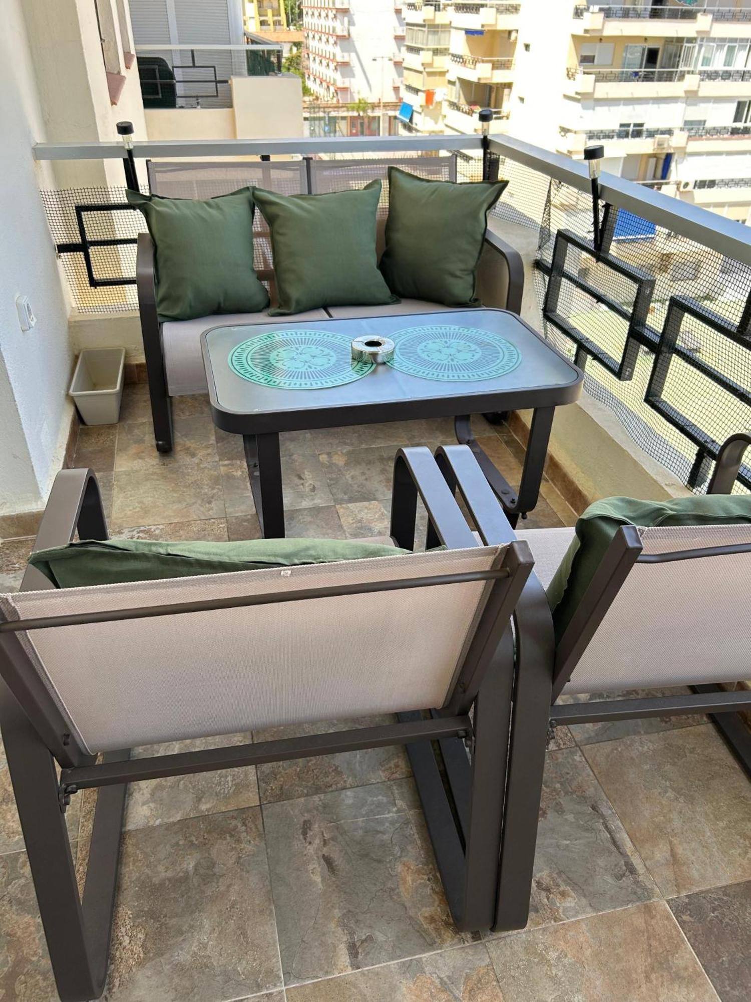 Apartamento Totalmente Reformado Con Piscina Y Jardines Al Lado De La Playa De La Carihuela トレモリノス エクステリア 写真